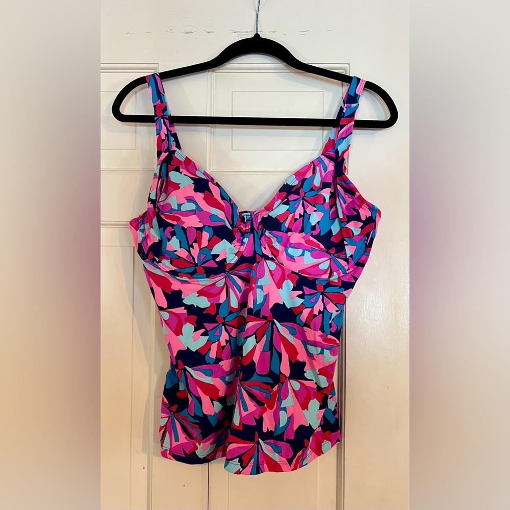 Reposhing Title Nine by Carve Designs Abstract Floral Tankini Top underwire 38DD